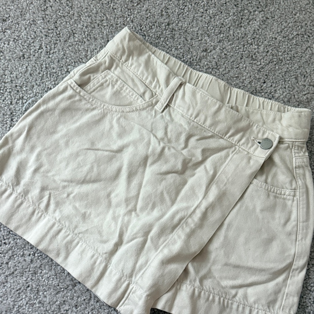 Uniqlo Beige Denim Skort